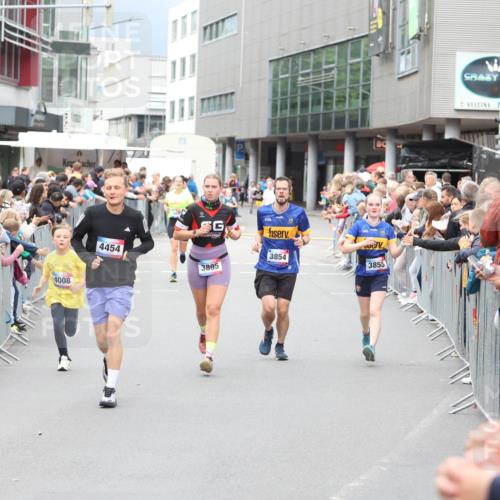 12.06.2026 - Holstenköstenlauf Andreas Tolksdorf http://msf.ph/oto/9744721 12.06.2026 17:57:18 Laufen 4008, 4454, 3895, 3854, 3855 meine-sportfotos.de