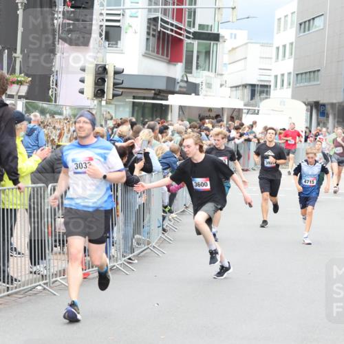 12.06.2026 - Holstenköstenlauf Andreas Tolksdorf http://msf.ph/oto/9744771 12.06.2026 17:58:09 Laufen 202, 3032, 3600, 392, 4715, 4716 meine-sportfotos.de
