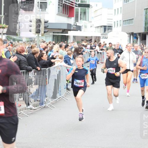 12.06.2026 - Holstenköstenlauf Andreas Tolksdorf http://msf.ph/oto/9744818 12.06.2026 17:58:43 Laufen 3318, 3665, 3880, 4702, 3752, 4911 meine-sportfotos.de