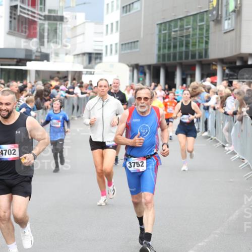12.06.2026 - Holstenköstenlauf Andreas Tolksdorf http://msf.ph/oto/9744823 12.06.2026 17:58:45 Laufen 4702, 1880, 3752 meine-sportfotos.de