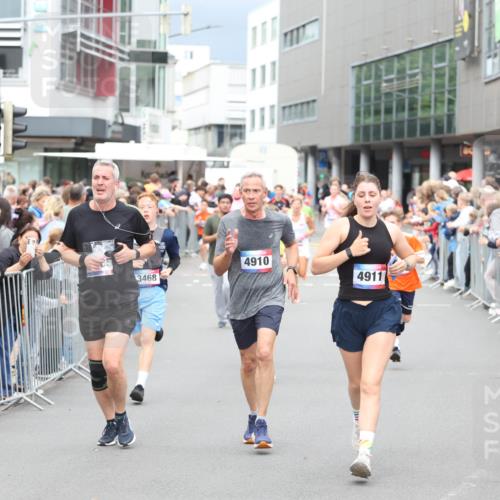 12.06.2026 - Holstenköstenlauf Andreas Tolksdorf http://msf.ph/oto/9744830 12.06.2026 17:58:48 Laufen 4910, 3468, 4911 meine-sportfotos.de