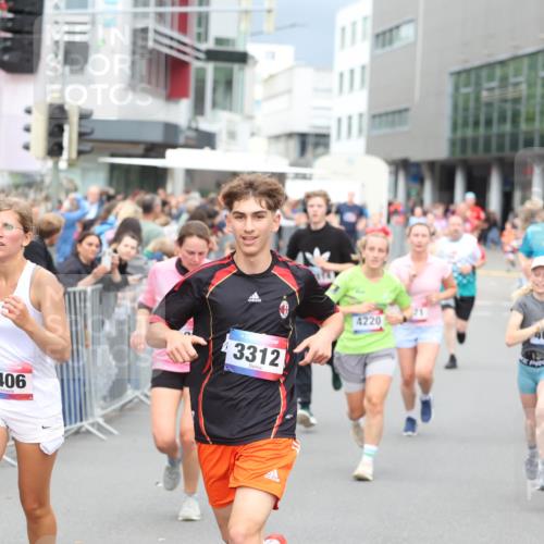 12.06.2026 - Holstenköstenlauf Andreas Tolksdorf http://msf.ph/oto/9744840 12.06.2026 17:58:55 Laufen 4406, 3312, 4220 meine-sportfotos.de