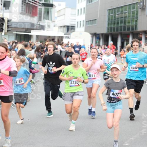 12.06.2026 - Holstenköstenlauf Andreas Tolksdorf http://msf.ph/oto/9744841 12.06.2026 17:58:56 Laufen 2030, 4329, 4782, 38, 4220, 3571, 4704, 4071, 4532 meine-sportfotos.de