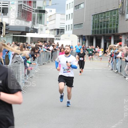 12.06.2026 - Holstenköstenlauf Andreas Tolksdorf http://msf.ph/oto/9744874 12.06.2026 17:59:20 Laufen 3687, 4784, 3462 meine-sportfotos.de