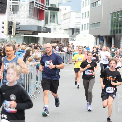 12.06.2026 - Holstenköstenlauf Andreas Tolksdorf http://msf.ph/oto/9744917 12.06.2026 17:59:56 Laufen 33, 404, 15, 3402, 4016, 4272, 3296, 3298, 331 meine-sportfotos.de