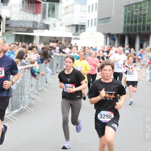 12.06.2026 - Holstenköstenlauf Andreas Tolksdorf http://msf.ph/oto/9744919 12.06.2026 17:59:57 Laufen 402, 326, 4016, 3298 meine-sportfotos.de
