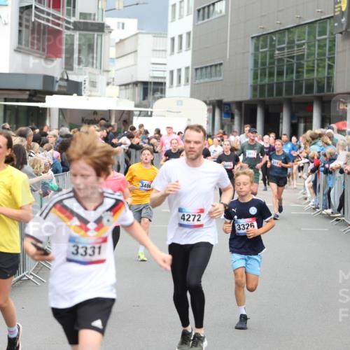 12.06.2026 - Holstenköstenlauf Andreas Tolksdorf http://msf.ph/oto/9744924 12.06.2026 18:00:00 Laufen 401, 3331, 3486, 4668, 3012, 4272, 3326, 371 meine-sportfotos.de