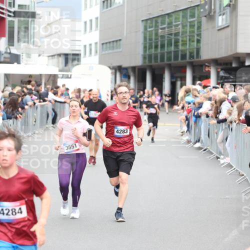 12.06.2026 - Holstenköstenlauf Andreas Tolksdorf http://msf.ph/oto/9744955 12.06.2026 18:00:27 Laufen 4284, 3551, 3128, 4283 meine-sportfotos.de