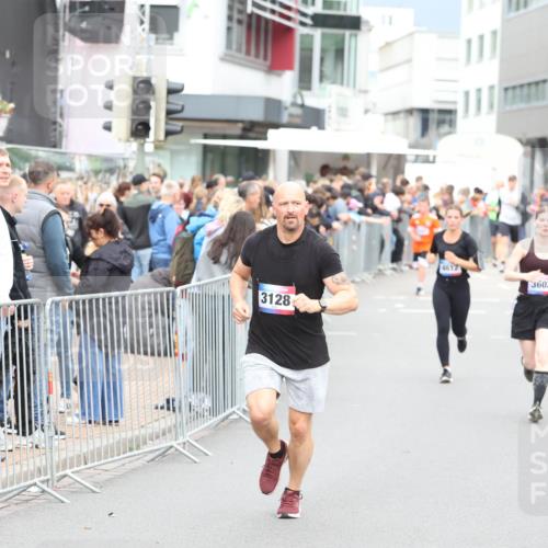 12.06.2026 - Holstenköstenlauf Andreas Tolksdorf http://msf.ph/oto/9744957 12.06.2026 18:00:32 Laufen 3128, 3602 meine-sportfotos.de