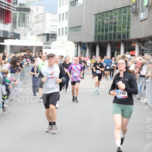 12.06.2026 - Holstenköstenlauf Andreas Tolksdorf http://msf.ph/oto/9744973 12.06.2026 18:00:42 Laufen 3798, 4470, 4479, 3740 meine-sportfotos.de