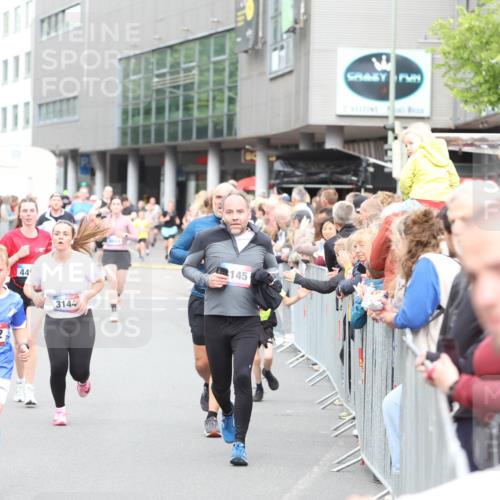 12.06.2026 - Holstenköstenlauf Andreas Tolksdorf http://msf.ph/oto/9744989 12.06.2026 18:00:55 Laufen 3385, 44, 3792, 3144, 145 meine-sportfotos.de