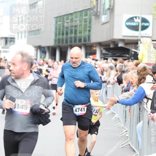 12.06.2026 - Holstenköstenlauf Andreas Tolksdorf http://msf.ph/oto/9744994 12.06.2026 18:00:57 Laufen 3144, 3145, 4741, 134 meine-sportfotos.de