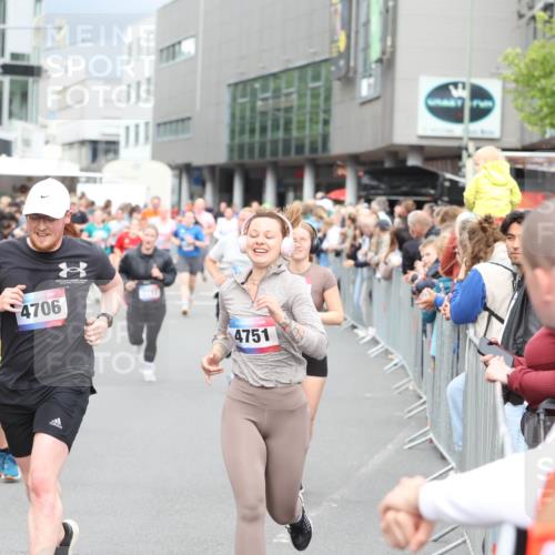 12.06.2026 - Holstenköstenlauf Andreas Tolksdorf http://msf.ph/oto/9745015 12.06.2026 18:01:14 Laufen 4706, 4751 meine-sportfotos.de