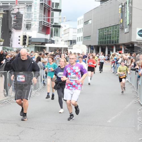 12.06.2026 - Holstenköstenlauf Andreas Tolksdorf http://msf.ph/oto/9745045 12.06.2026 18:01:36 Laufen 3299, 40, 393, 4480, 337, 4889 meine-sportfotos.de