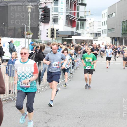12.06.2026 - Holstenköstenlauf Andreas Tolksdorf http://msf.ph/oto/9745070 12.06.2026 18:01:53 Laufen 00, 3628, 3547, 4886, 50, 3965, 3963 meine-sportfotos.de