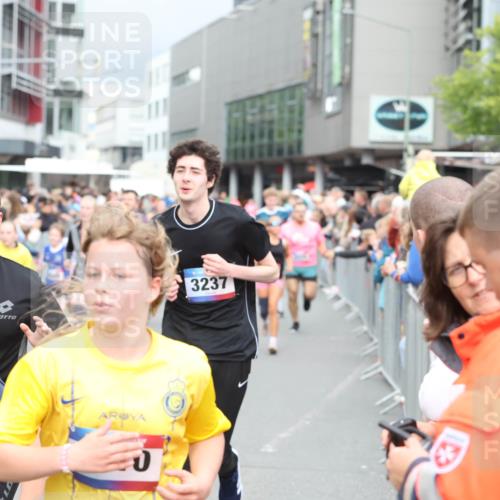 12.06.2026 - Holstenköstenlauf Andreas Tolksdorf http://msf.ph/oto/9745091 12.06.2026 18:02:06 Laufen 4769, 29, 7, 3237 meine-sportfotos.de