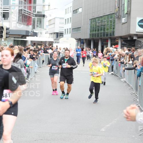 12.06.2026 - Holstenköstenlauf Andreas Tolksdorf http://msf.ph/oto/9745127 12.06.2026 18:02:35 Laufen 881, 4235, 4502, 3813 meine-sportfotos.de