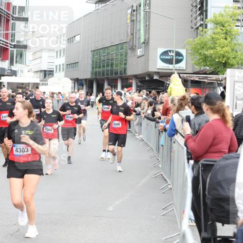 12.06.2026 - Holstenköstenlauf Andreas Tolksdorf http://msf.ph/oto/9745164 12.06.2026 18:03:02 Laufen 4309, 4296, 4303, 4, 3868, 4300, 4299, 4298, 4306 meine-sportfotos.de