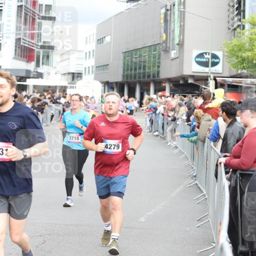 12.06.2026 - Holstenköstenlauf Andreas Tolksdorf http://msf.ph/oto/9745221 12.06.2026 18:03:50 Laufen 4031, 3710, 4279 meine-sportfotos.de