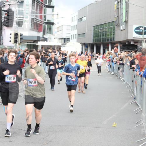 12.06.2026 - Holstenköstenlauf Andreas Tolksdorf http://msf.ph/oto/9745260 12.06.2026 18:04:25 Laufen 4619, 4618, 3743, 4641, 3232 meine-sportfotos.de