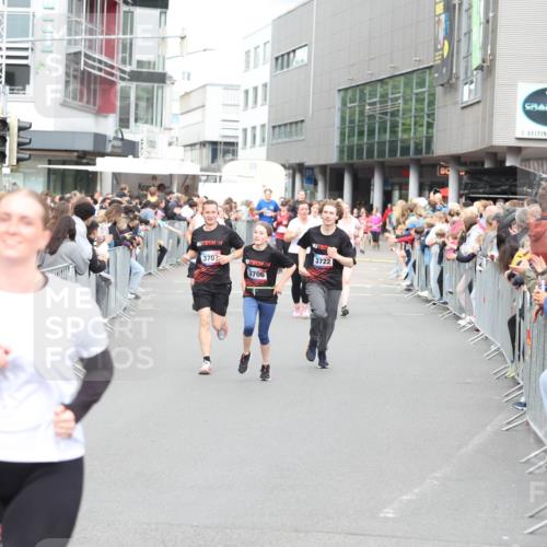 12.06.2026 - Holstenköstenlauf Andreas Tolksdorf http://msf.ph/oto/9745291 12.06.2026 18:05:00 Laufen 3722, 3702, 3706 meine-sportfotos.de