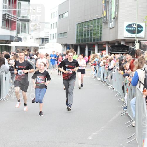 12.06.2026 - Holstenköstenlauf Andreas Tolksdorf http://msf.ph/oto/9745294 12.06.2026 18:05:02 Laufen 3707, 3706, 2722, 746 meine-sportfotos.de