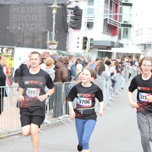 12.06.2026 - Holstenköstenlauf Andreas Tolksdorf http://msf.ph/oto/9745299 12.06.2026 18:05:03 Laufen 26, 3707, 3706, 372 meine-sportfotos.de