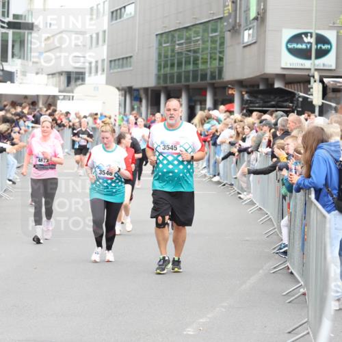 12.06.2026 - Holstenköstenlauf Andreas Tolksdorf http://msf.ph/oto/9745372 12.06.2026 18:06:29 Laufen 4673, 3546, 3545 meine-sportfotos.de