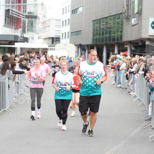 12.06.2026 - Holstenköstenlauf Andreas Tolksdorf http://msf.ph/oto/9745374 12.06.2026 18:06:29 Laufen 4673, 3546, 3545 meine-sportfotos.de
