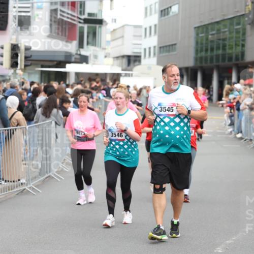 12.06.2026 - Holstenköstenlauf Andreas Tolksdorf http://msf.ph/oto/9745376 12.06.2026 18:06:30 Laufen 4673, 3546, 3545 meine-sportfotos.de