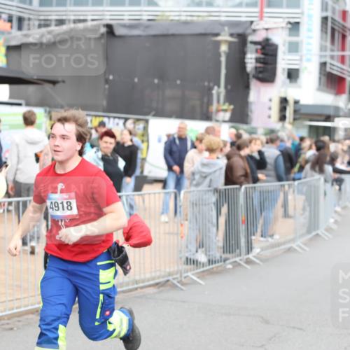 12.06.2026 - Holstenköstenlauf Andreas Tolksdorf http://msf.ph/oto/9745392 12.06.2026 18:06:45 Laufen 4918 meine-sportfotos.de