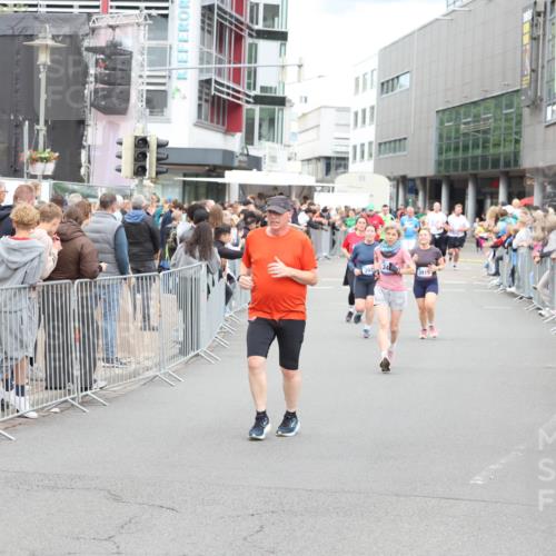 12.06.2026 - Holstenköstenlauf Andreas Tolksdorf http://msf.ph/oto/9745397 12.06.2026 18:06:54 Laufen 3915 meine-sportfotos.de