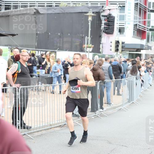 12.06.2026 - Holstenköstenlauf Andreas Tolksdorf http://msf.ph/oto/9745419 12.06.2026 18:07:14 Laufen 4395, 4100 meine-sportfotos.de