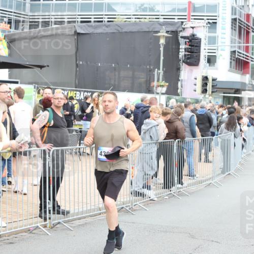 12.06.2026 - Holstenköstenlauf Andreas Tolksdorf http://msf.ph/oto/9745420 12.06.2026 18:07:14 Laufen 43, 4100 meine-sportfotos.de