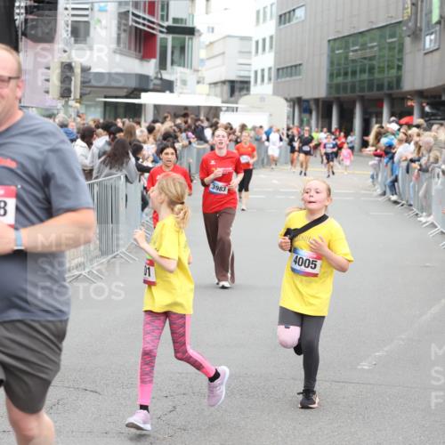 12.06.2026 - Holstenköstenlauf Andreas Tolksdorf http://msf.ph/oto/9745453 12.06.2026 18:07:44 Laufen 4538, 11, 3983, 4005 meine-sportfotos.de