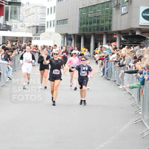12.06.2026 - Holstenköstenlauf Andreas Tolksdorf http://msf.ph/oto/9745460 12.06.2026 18:07:55 Laufen 483, 3280, 4325, 3281 meine-sportfotos.de
