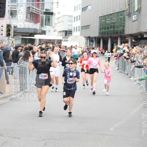 12.06.2026 - Holstenköstenlauf Andreas Tolksdorf http://msf.ph/oto/9745463 12.06.2026 18:07:58 Laufen 11, 483, 3323, 4325, 3280, 3281, 3, 6 meine-sportfotos.de