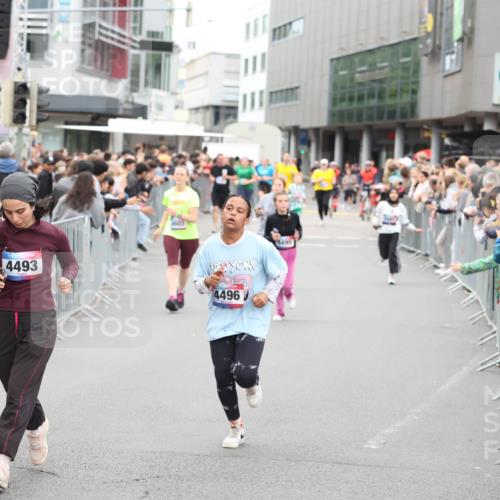 12.06.2026 - Holstenköstenlauf Andreas Tolksdorf http://msf.ph/oto/9745472 12.06.2026 18:08:09 Laufen 4703, 4493, 4603, 4496, 495 meine-sportfotos.de