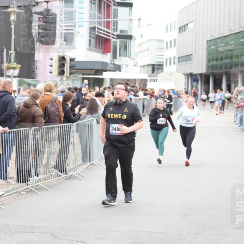 12.06.2026 - Holstenköstenlauf Andreas Tolksdorf http://msf.ph/oto/9745572 12.06.2026 18:10:50 Laufen 3480, 3584, 3577 meine-sportfotos.de