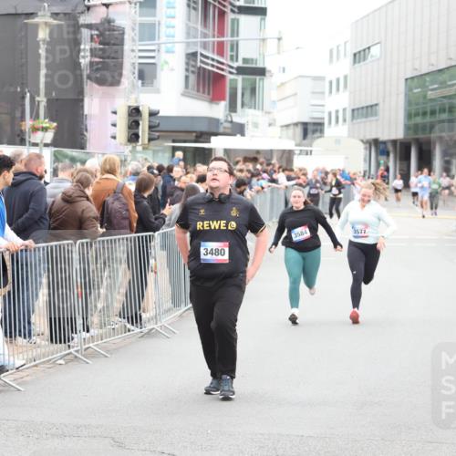 12.06.2026 - Holstenköstenlauf Andreas Tolksdorf http://msf.ph/oto/9745573 12.06.2026 18:10:51 Laufen 3480, 3584, 3577 meine-sportfotos.de