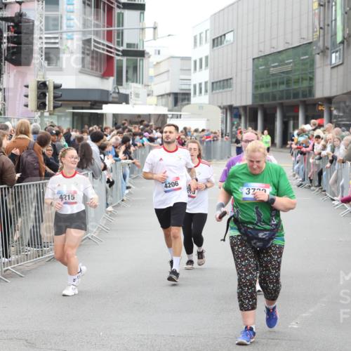 12.06.2026 - Holstenköstenlauf Andreas Tolksdorf http://msf.ph/oto/9745596 12.06.2026 18:11:17 Laufen 4215, 4206, 372 meine-sportfotos.de