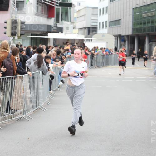 12.06.2026 - Holstenköstenlauf Andreas Tolksdorf http://msf.ph/oto/9745610 12.06.2026 18:11:43 Laufen 316 meine-sportfotos.de