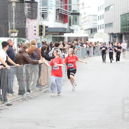 12.06.2026 - Holstenköstenlauf Andreas Tolksdorf http://msf.ph/oto/9745614 12.06.2026 18:11:52 Laufen 16, 3, 3993, 3992 meine-sportfotos.de