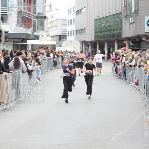 12.06.2026 - Holstenköstenlauf Andreas Tolksdorf http://msf.ph/oto/9745619 12.06.2026 18:11:56 Laufen 4044, 56, 5442 meine-sportfotos.de