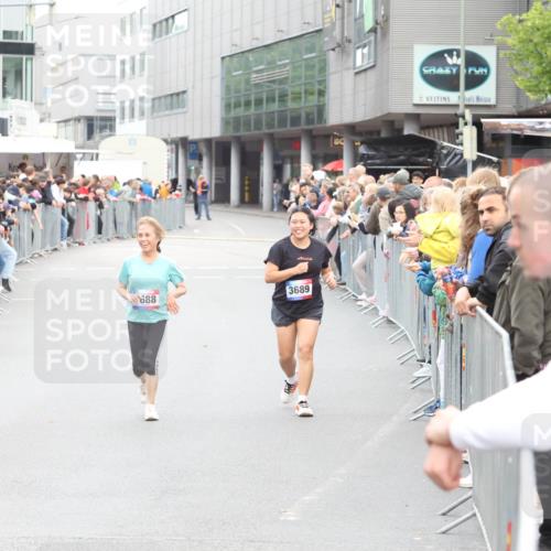 12.06.2026 - Holstenköstenlauf Andreas Tolksdorf http://msf.ph/oto/9745643 12.06.2026 18:12:30 Laufen 688, 3689 meine-sportfotos.de