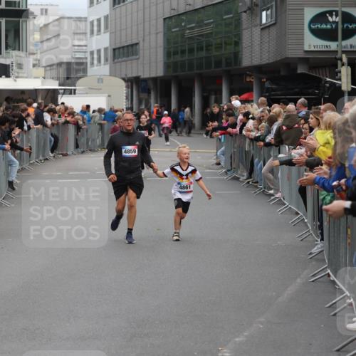 12.06.2026 - Holstenköstenlauf Andreas Tolksdorf http://msf.ph/oto/9745660 12.06.2026 18:13:19 Laufen 4859, 4861 meine-sportfotos.de