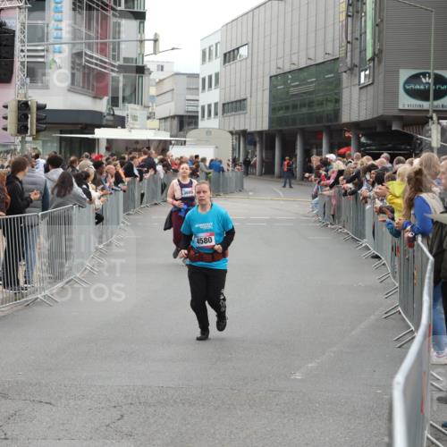 12.06.2026 - Holstenköstenlauf Andreas Tolksdorf http://msf.ph/oto/9745694 12.06.2026 18:15:23 Laufen 4211, 3699, 4580 meine-sportfotos.de