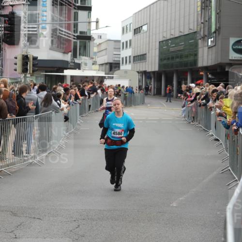 12.06.2026 - Holstenköstenlauf Andreas Tolksdorf http://msf.ph/oto/9745695 12.06.2026 18:15:24 Laufen 11, 3699, 4580 meine-sportfotos.de