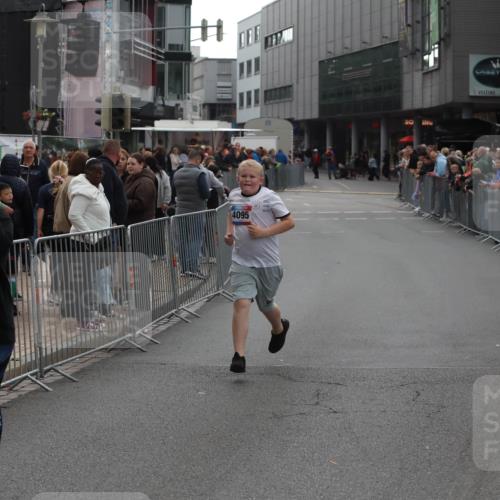 12.06.2026 - Holstenköstenlauf Andreas Tolksdorf http://msf.ph/oto/9745704 12.06.2026 18:19:18 Laufen 3582, 4095 meine-sportfotos.de