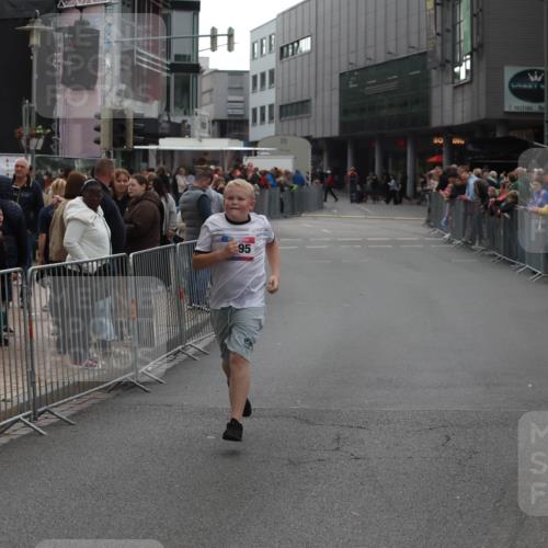 12.06.2026 - Holstenköstenlauf Andreas Tolksdorf http://msf.ph/oto/9745705 12.06.2026 18:19:19 Laufen 3582, 95 meine-sportfotos.de